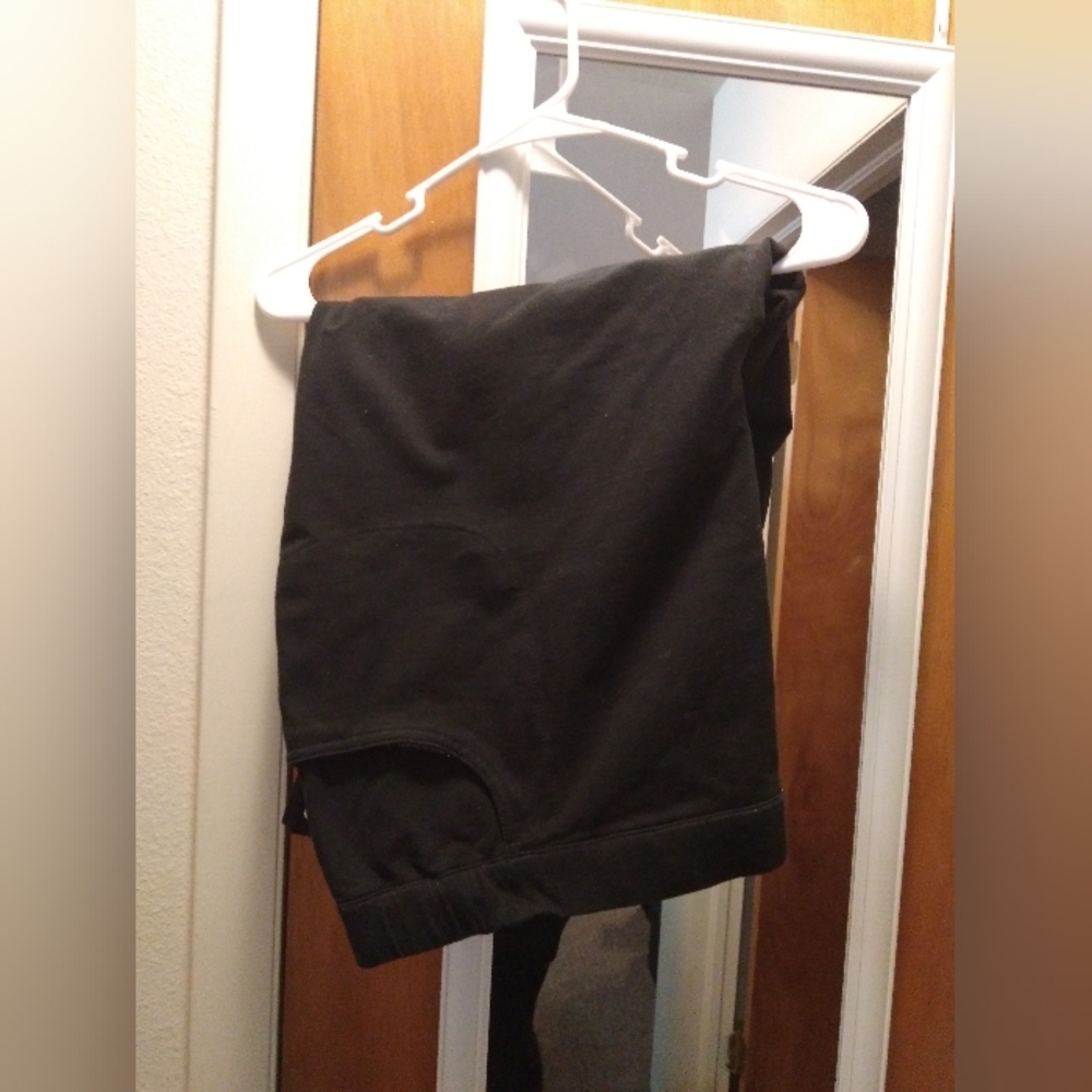Black Capri Pants